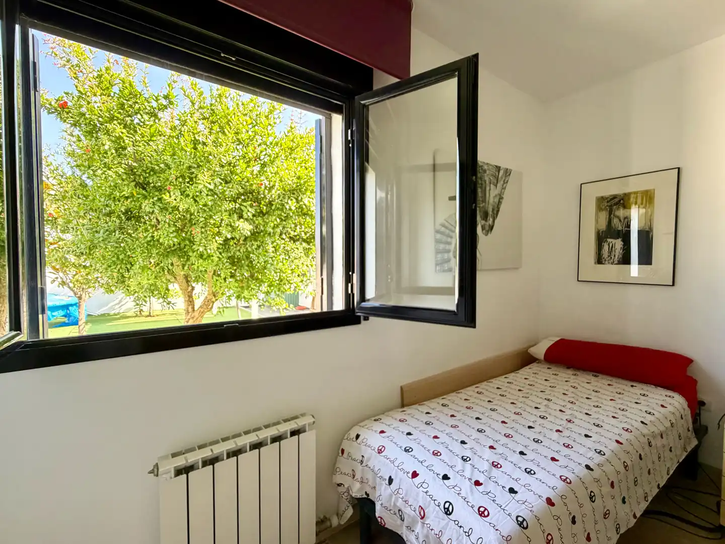 Habitación de Casa o chalet en venta en Albolote con Aire acondicionado, Calefacción y Jardín privado