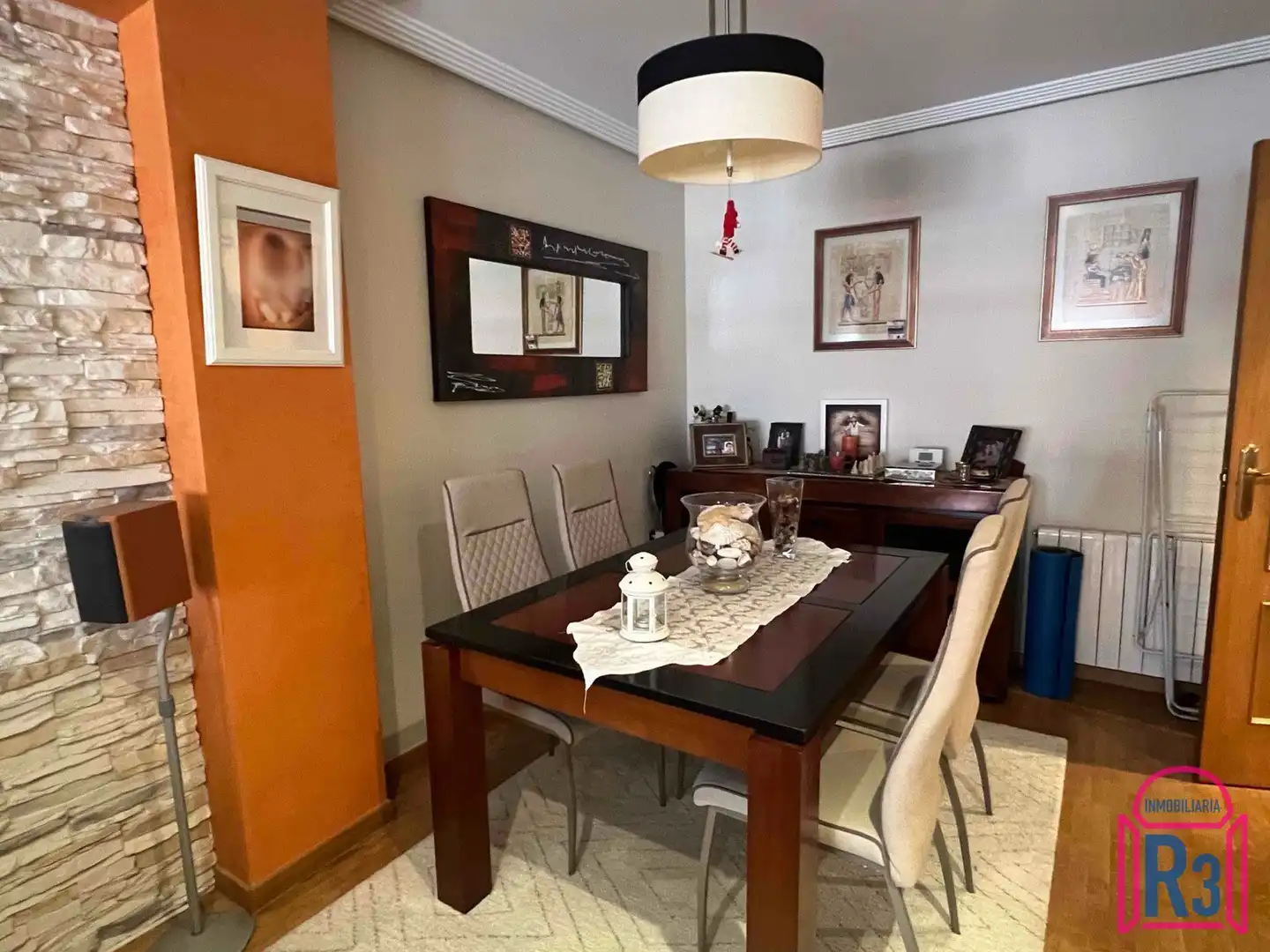 Comedor de Piso en venta en León Capital  con Calefacción, Terraza y Trastero