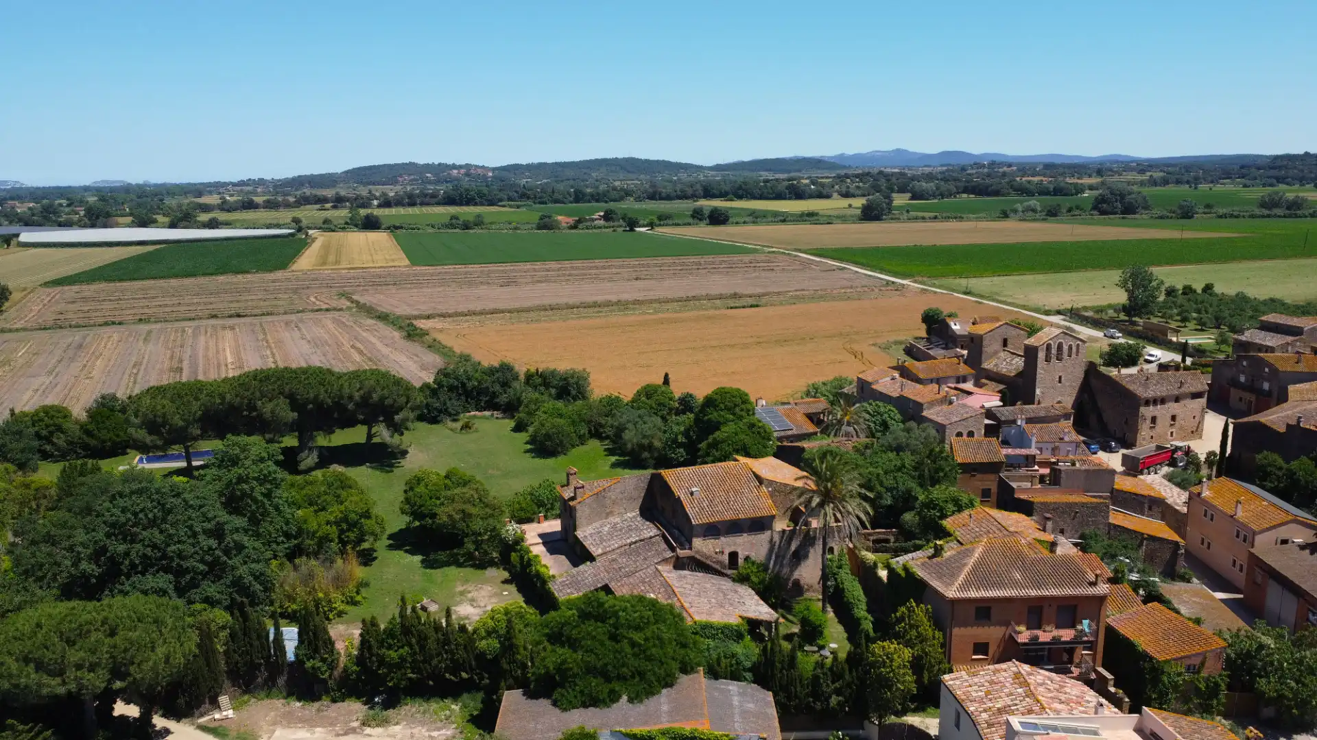 Country homes for sale in Parlavà  with Air Conditioner, Private garden and Terrace