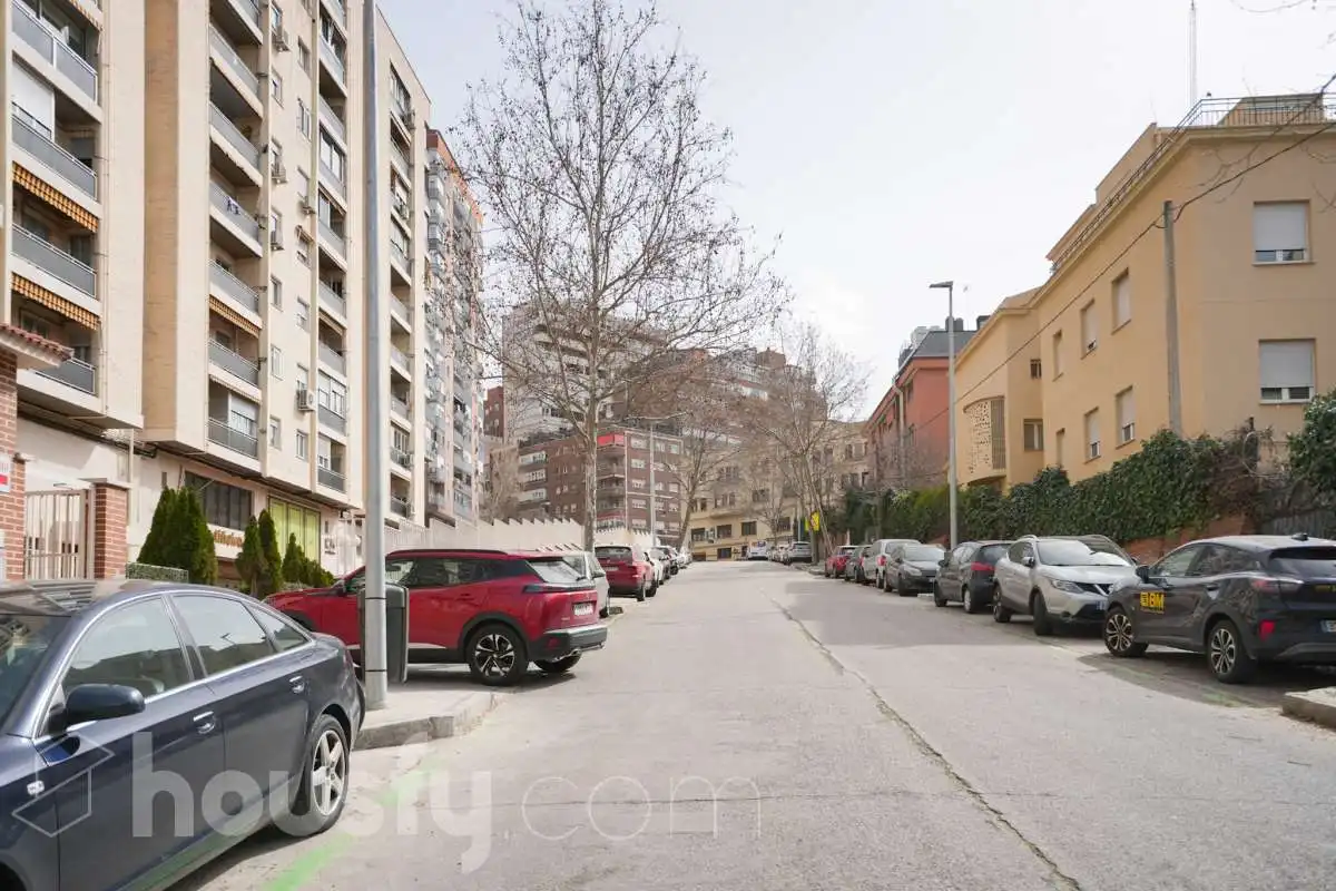Flat for sale in Calle Santiago Rusiñol, Ciudad Universitaria