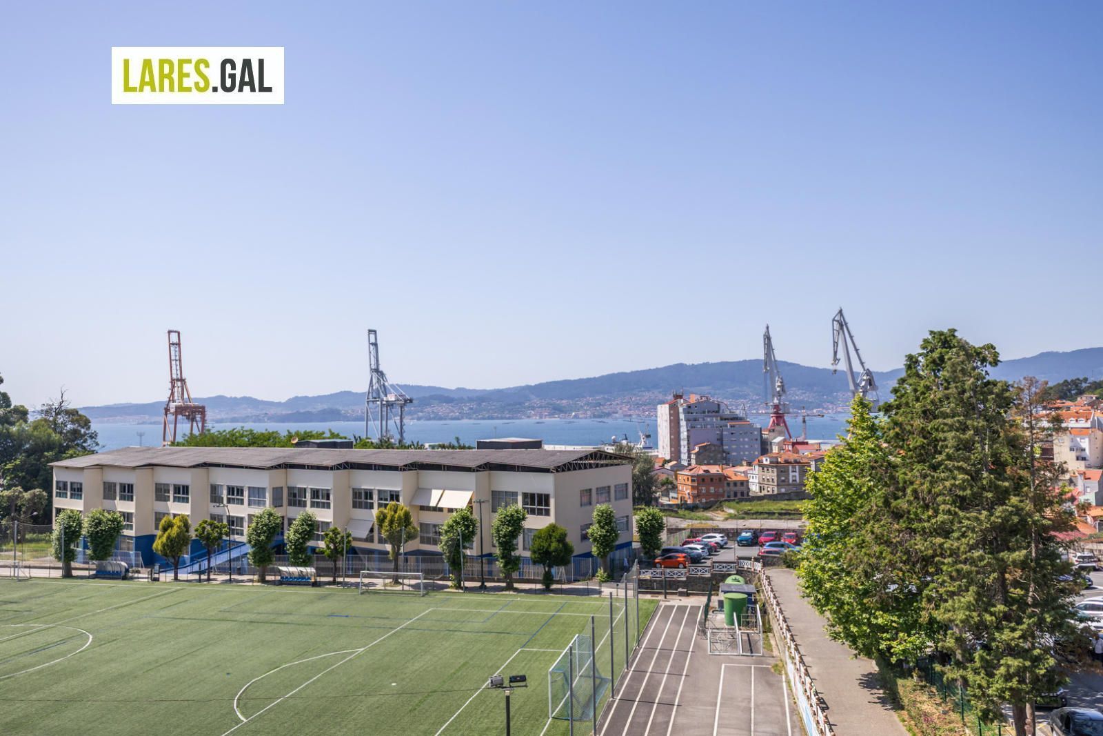 Aparcament de Pis en venda en Vigo  amb Calefacció, Terrassa i Moblat