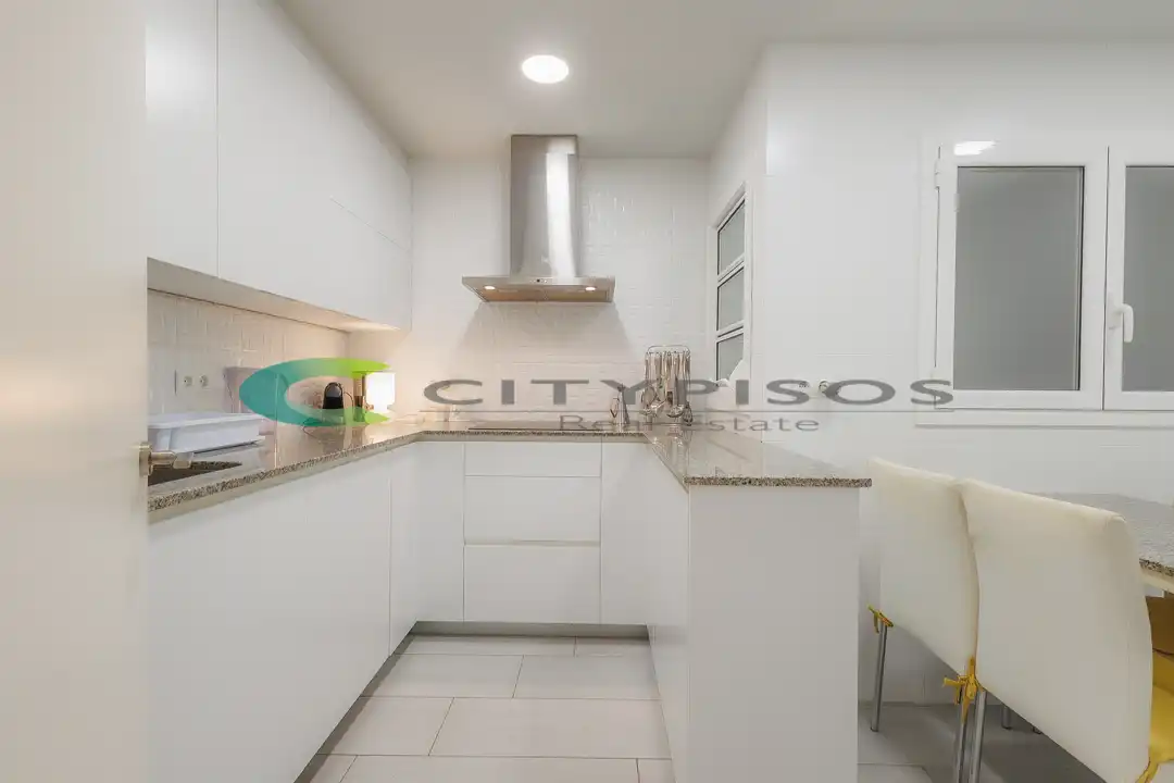 Flat with lift for sale in Avenida de Santiago Rusiñol, imagen 15