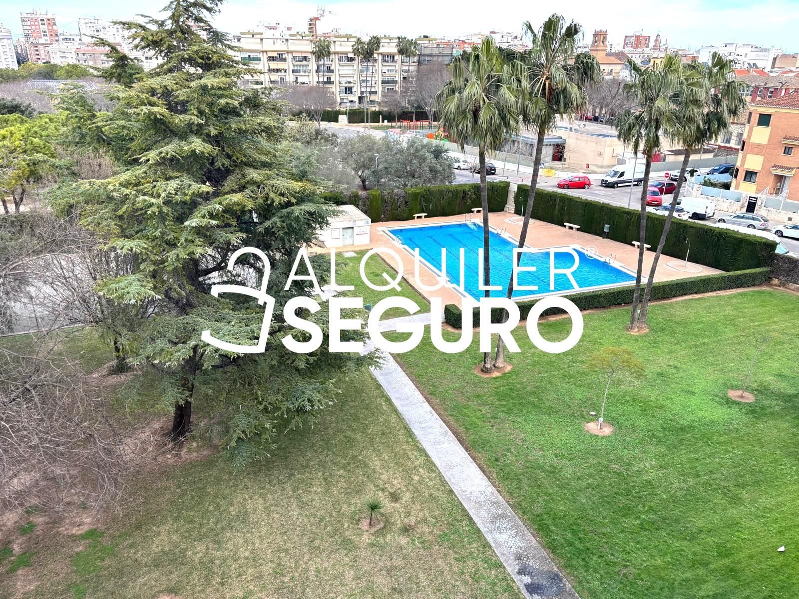 Jardí de Pis de lloguer en Gandia amb Aire condicionat, Terrassa i Piscina