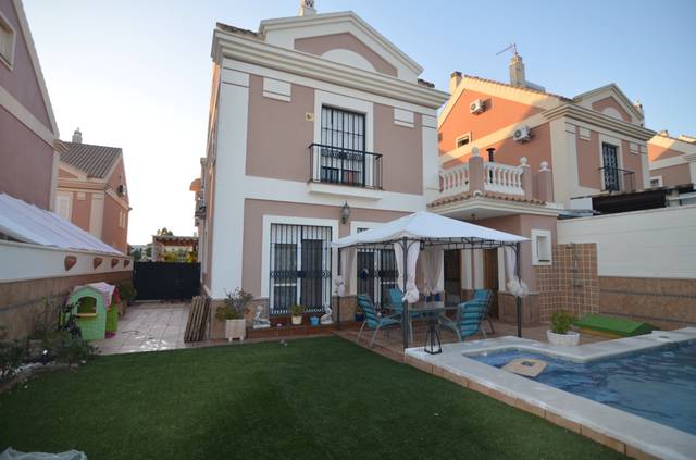 Casa-chalet en Alquiler en Calle Magnolio, 19 en Olivar de Quintos