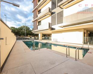 Swimming pool of Flat to rent in  Madrid Capital  with Air Conditioner, Heating and Parquet flooring