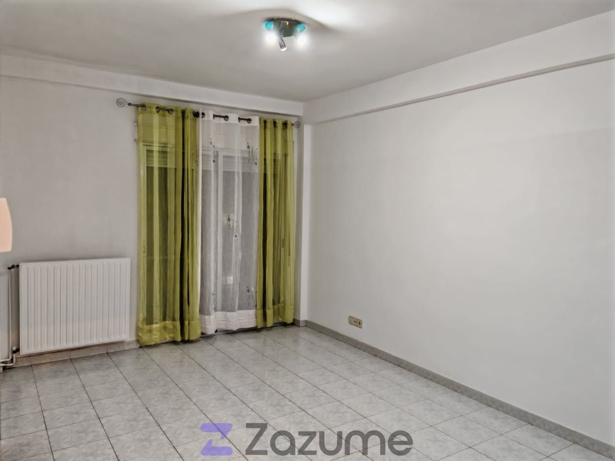 Dormitori de Pis de lloguer en  Madrid Capital amb Aire condicionat, Calefacció i Terrassa