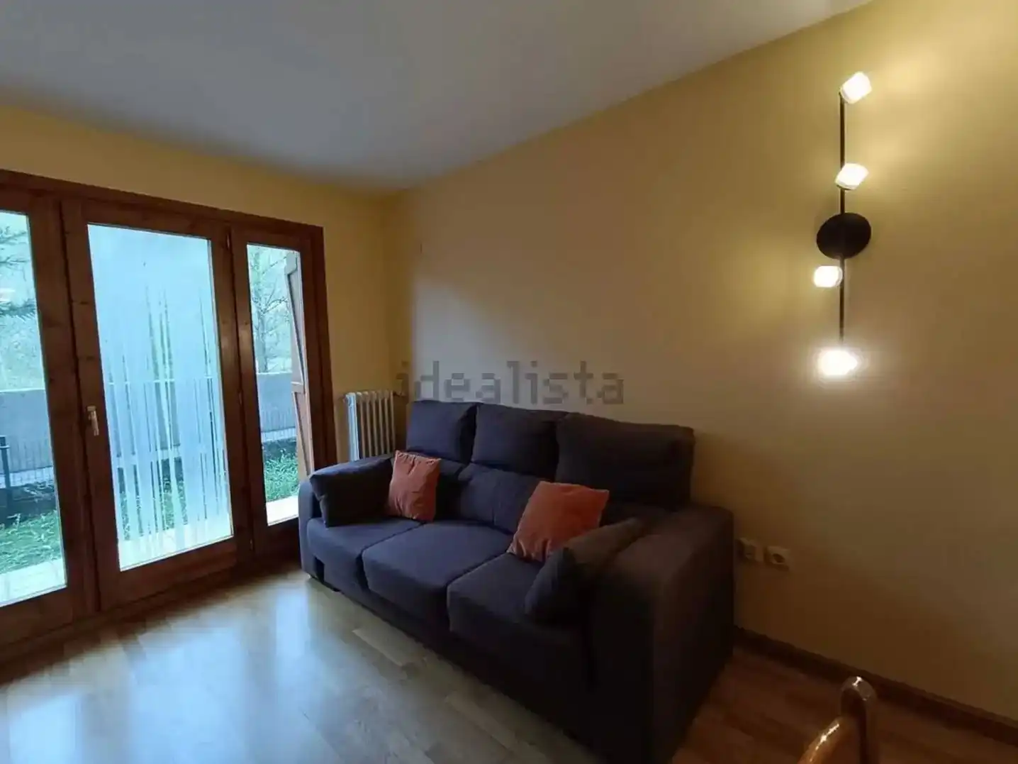 Sala de estar de Apartamento en venta en Benasque con Jardín privado, Trastero y Amueblado