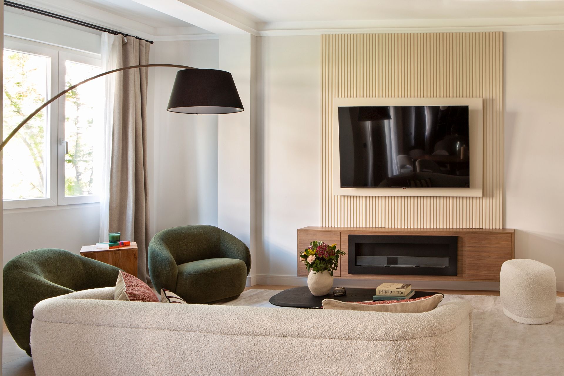 Living room of Flat for sale in  Madrid Capital  with Air Conditioner, Heating and Furnished