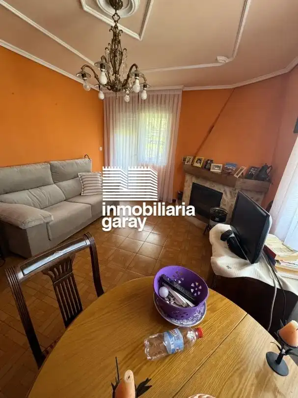 Sala d'estar de Pis en venda en Merindad de Valdeporres amb Calefacció, Moblat i Balcó