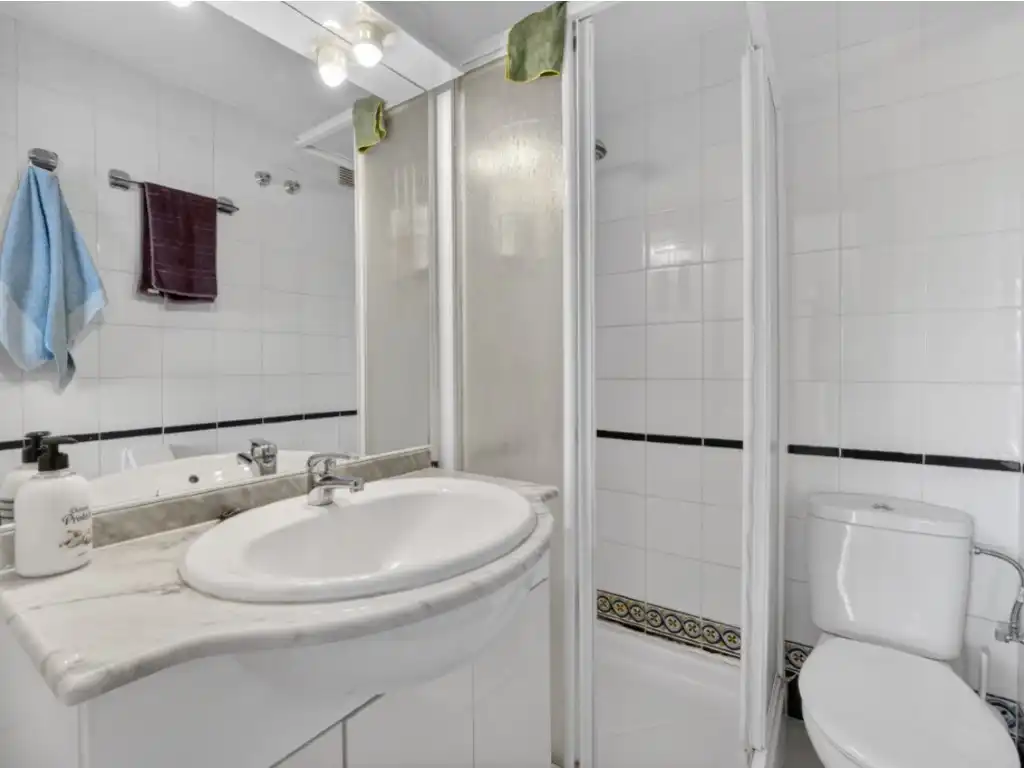 Bathroom of Attic for sale in Torrevieja  with Air Conditioner, Washing machine and Community pool