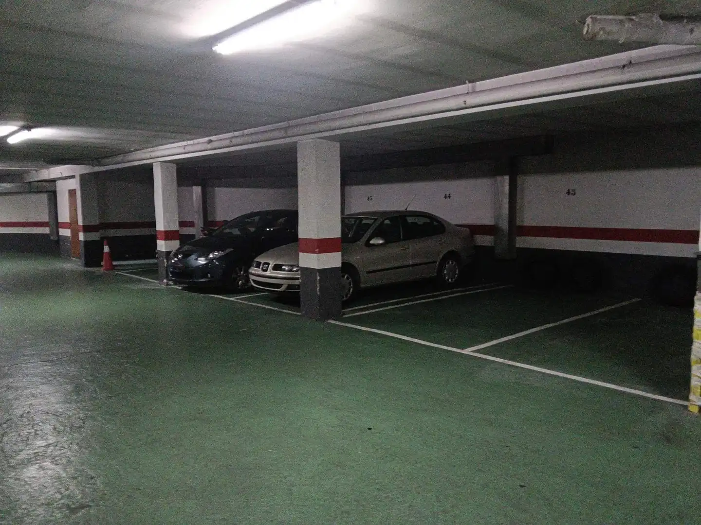 Parking of Flat for sale in Zaragoza  with Heating, Terrace and Furnished