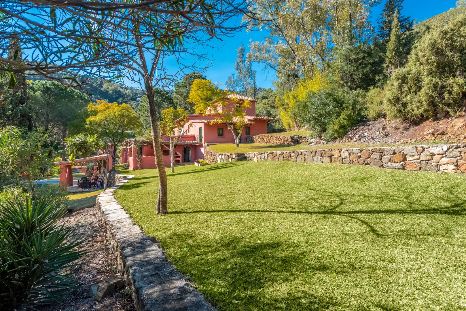 Chalet con terraza en venta en Benahavís pueblo