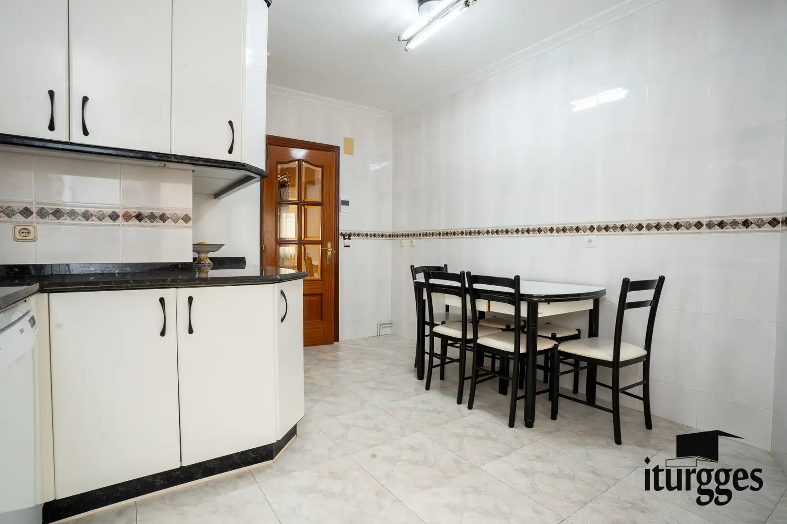 Küche von Wohnung zum Verkauf in Gernika-Lumo mit Heizung, Terrasse und Abstellraum