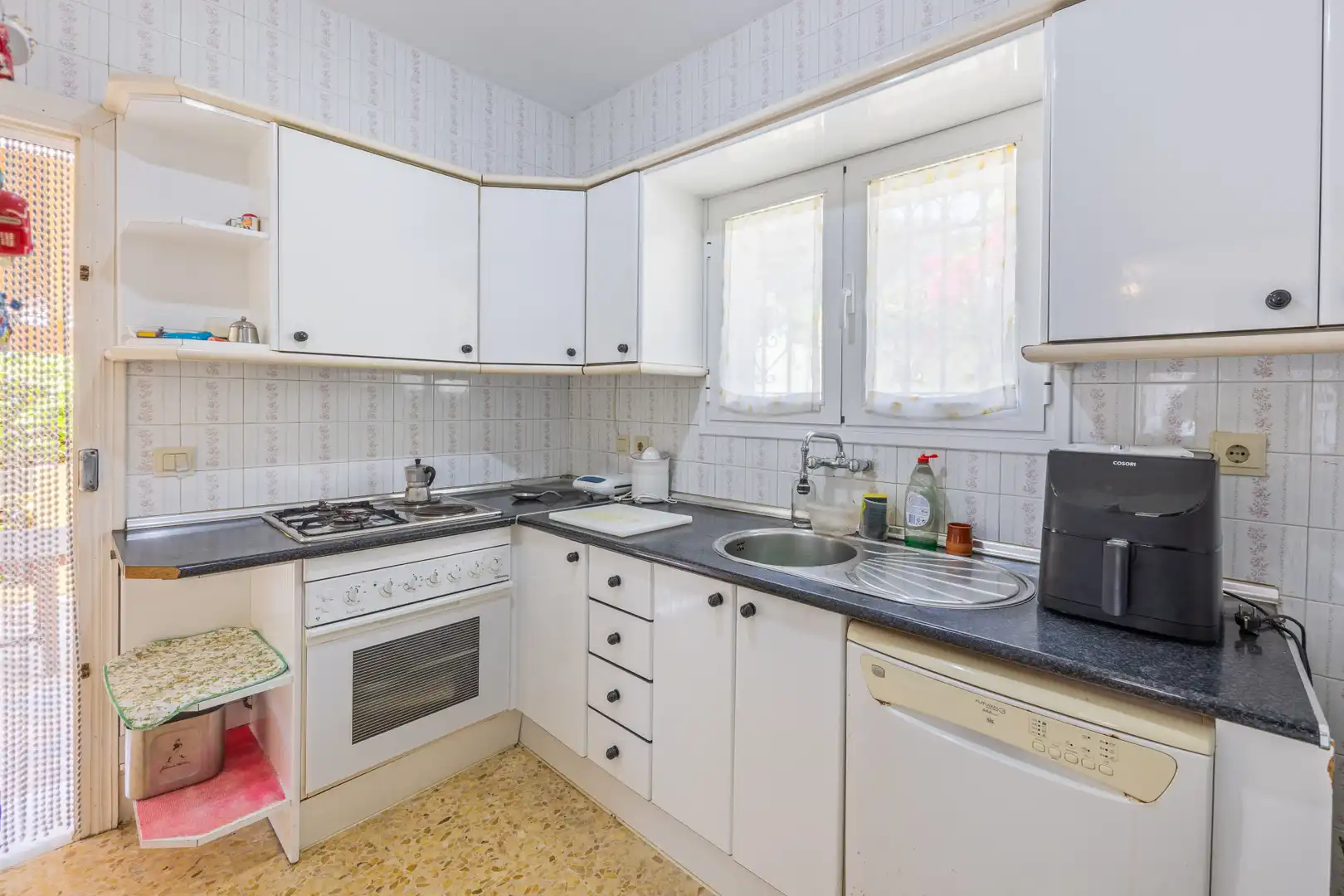 Cocina de Casa o chalet en venta en Manilva con Aire acondicionado, Jardín privado y Terraza