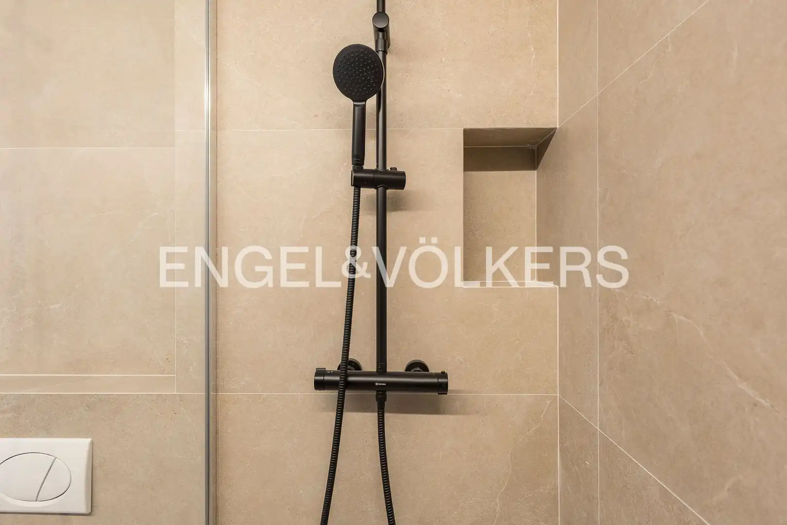 Baño de Apartamento en venta en Barcelona con Aire acondicionado, Calefacción y Terraza