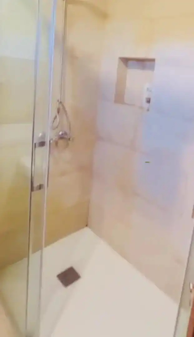 Bany de Casa o xalet de lloguer en Tarifa amb Aire condicionat, Jardí privat i Parquet