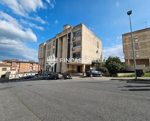 Exterior view of Flat for sale in Cáceres Capital  with Air Conditioner, Terrace and Storage room