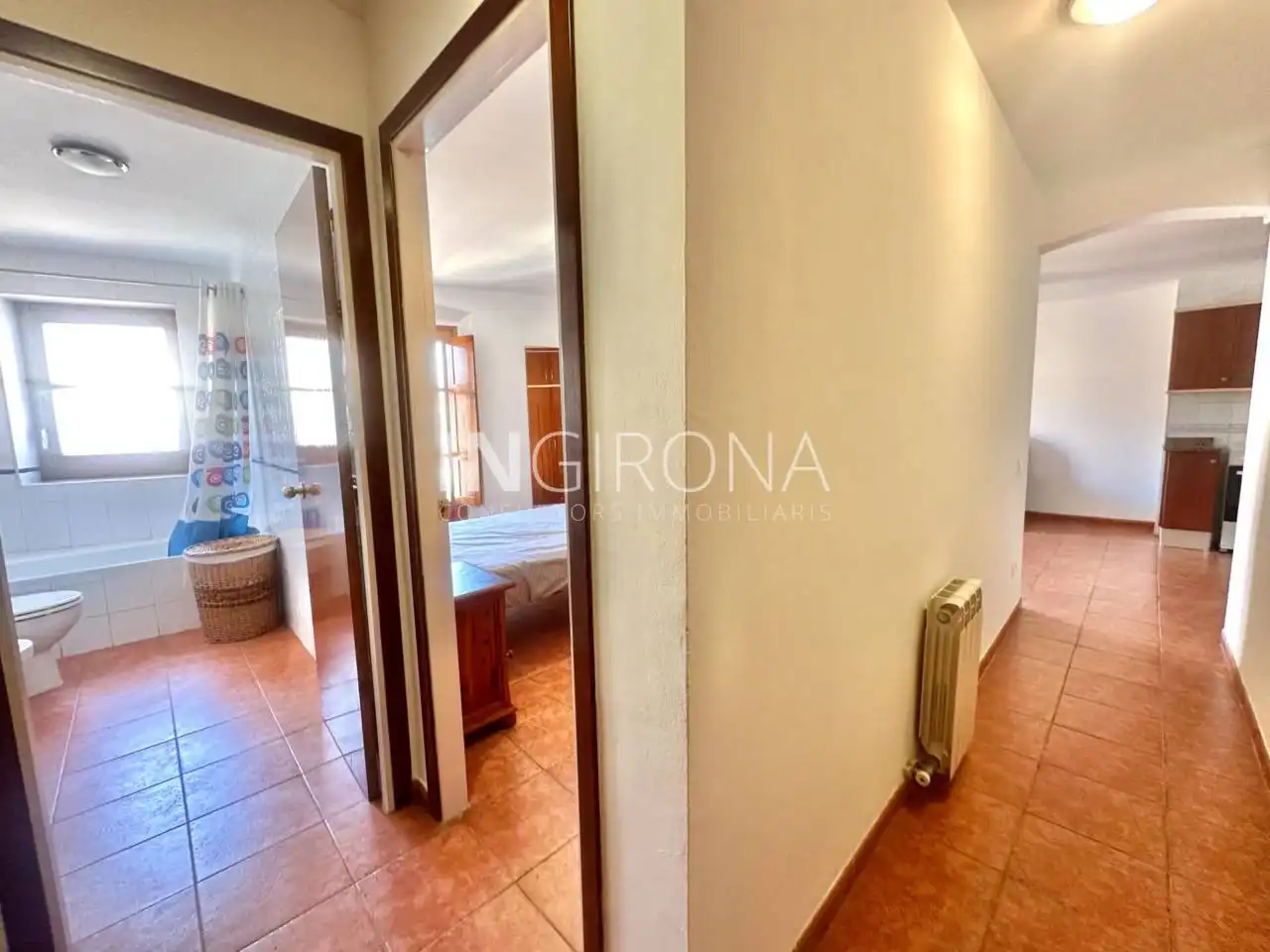 Piso de alquiler en Girona con Calefacción, Amueblado y Balcón