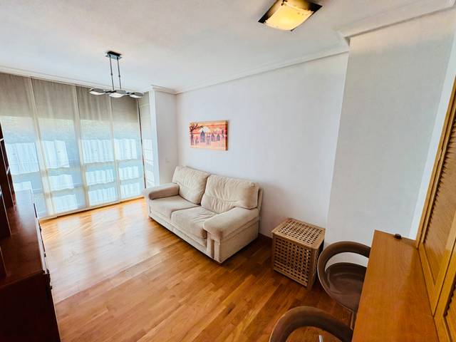 Apartamento en Venta en Calle de la Maquinilla en Palomeras Sureste