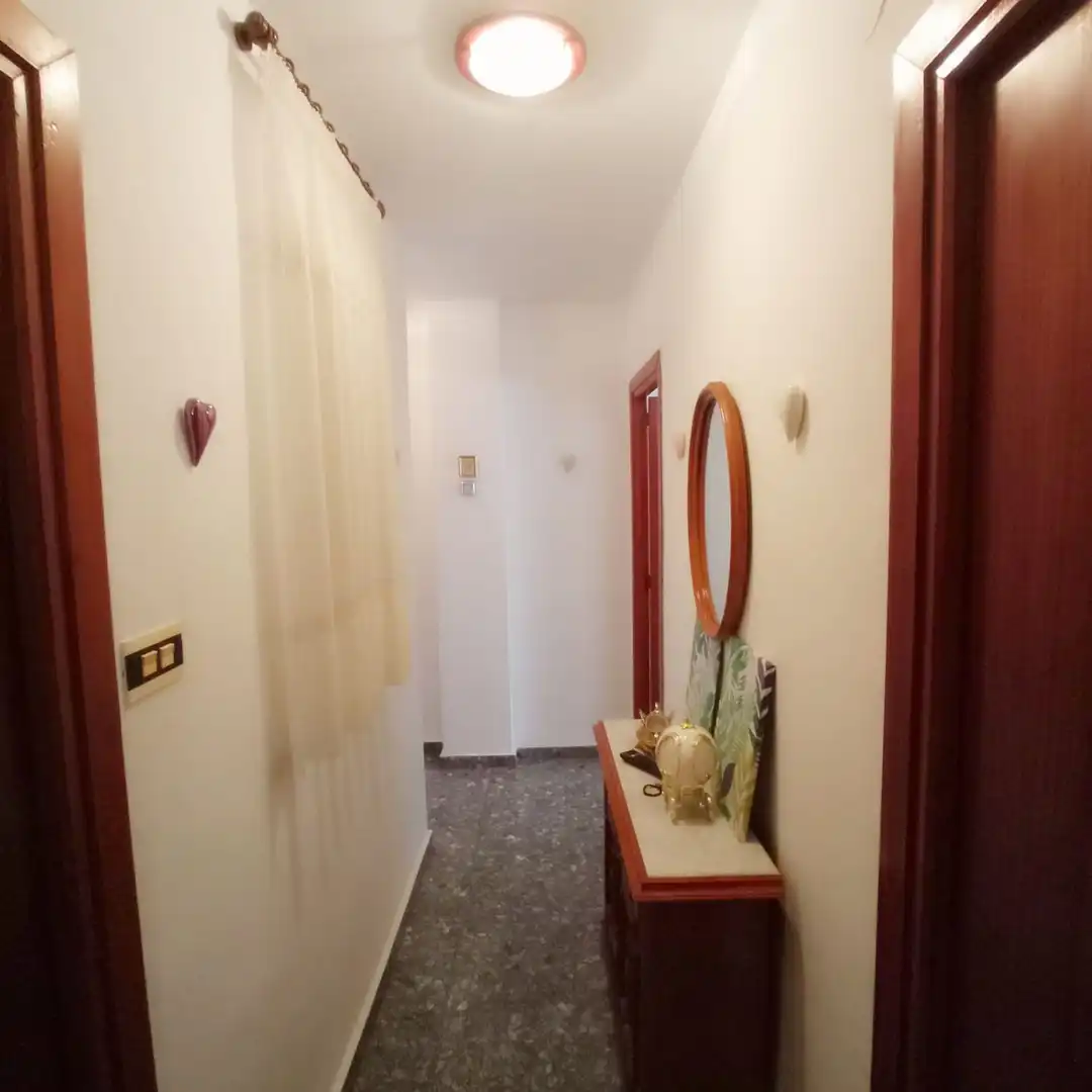 Wohnung zum Verkauf in Motril mit Terrasse und Abstellraum