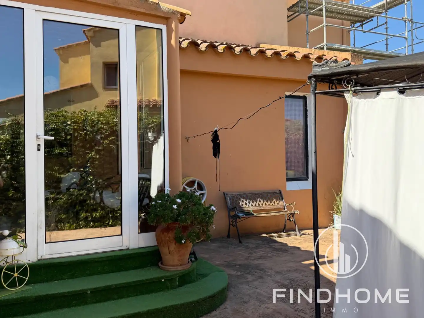 Vista exterior de Casa adosada en venda en Avinyonet de Puigventós amb Aire condicionat, Calefacció i Jardí privat