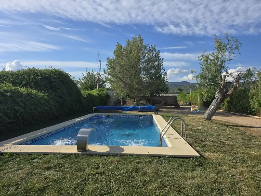 Piscina de Finca rústica en venda en Huétor Tájar