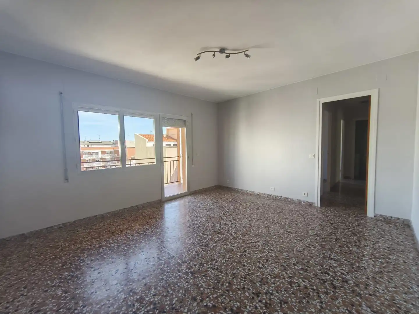 Piso con terraza en venta en L'Espirall, imagen 3