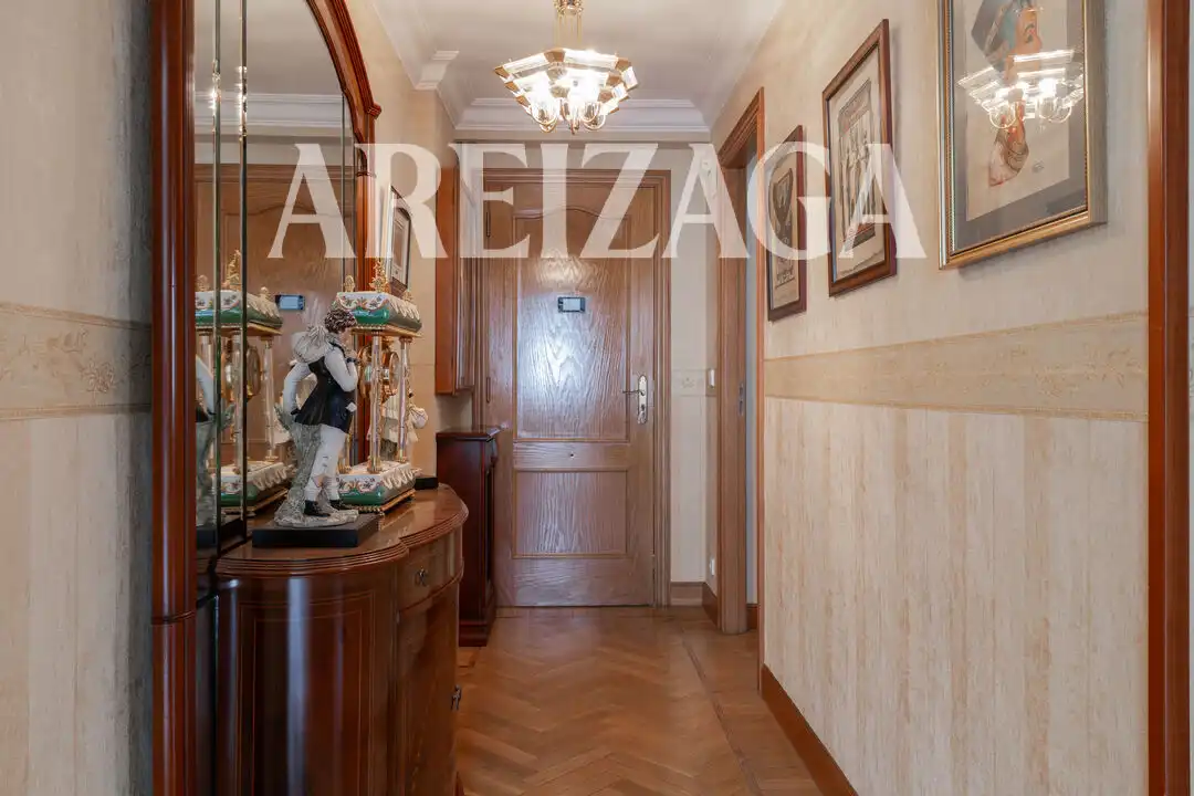 Piso en venta en Donostia - San Sebastián  con Calefacción, Terraza y Balcón