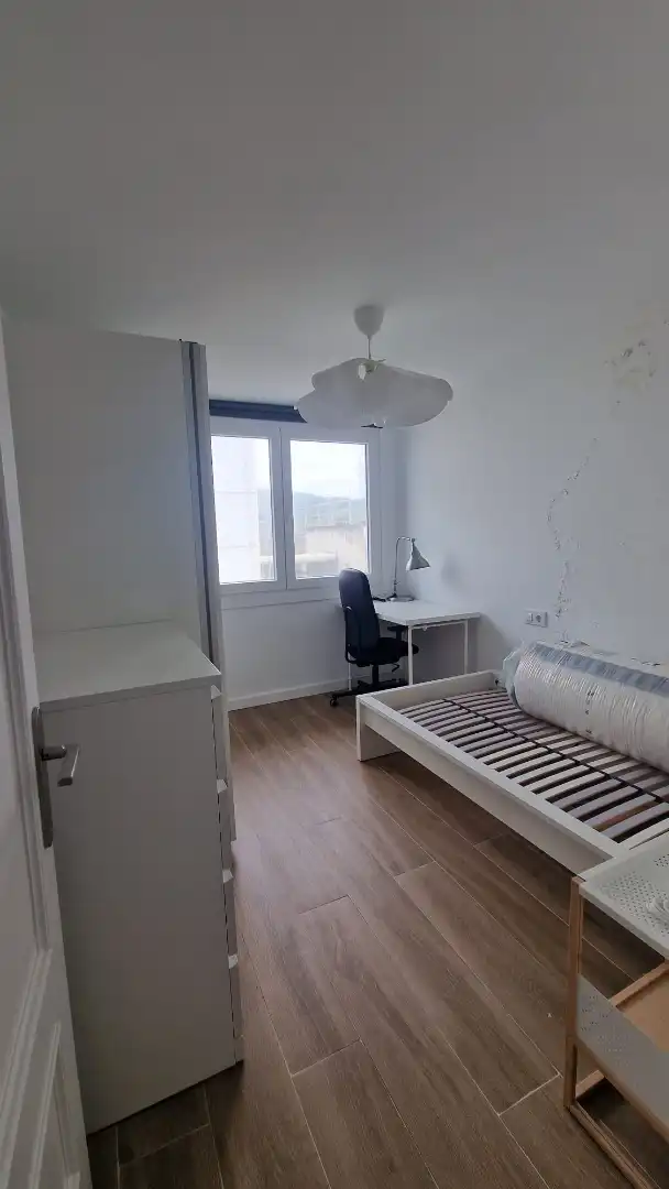 Habitación de Piso en venta en Arteixo con Calefacción, Amueblado y Horno