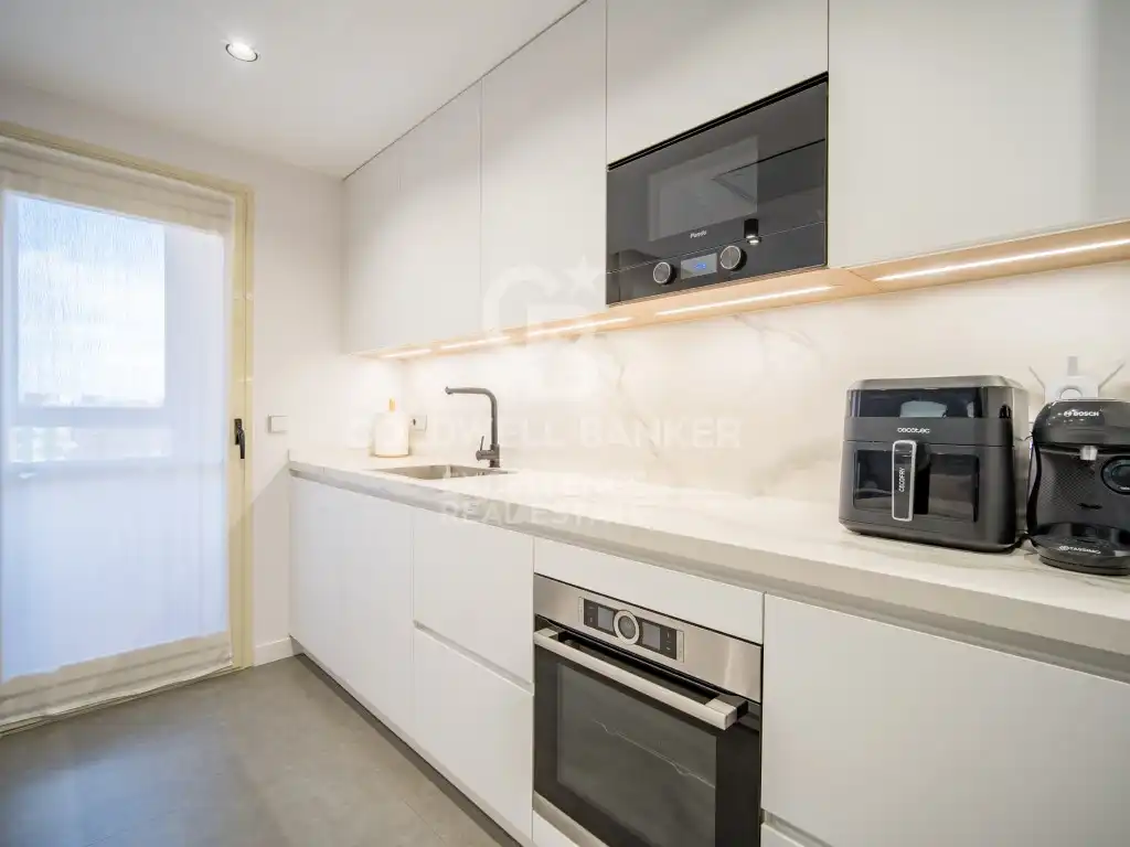 Küche von Wohnung zum Verkauf in Valencia mit Klimaanlage, Terrasse und Gemeinschaftspool