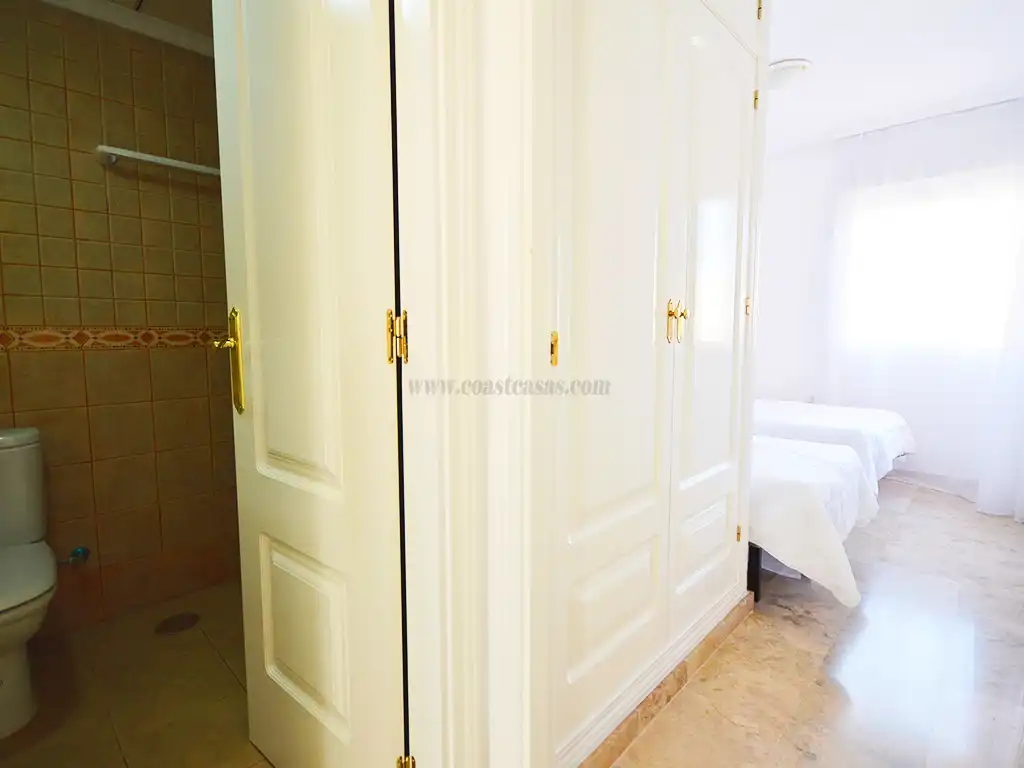 Habitación de Apartamento en venta en Orihuela con Aire acondicionado, Calefacción y Terraza