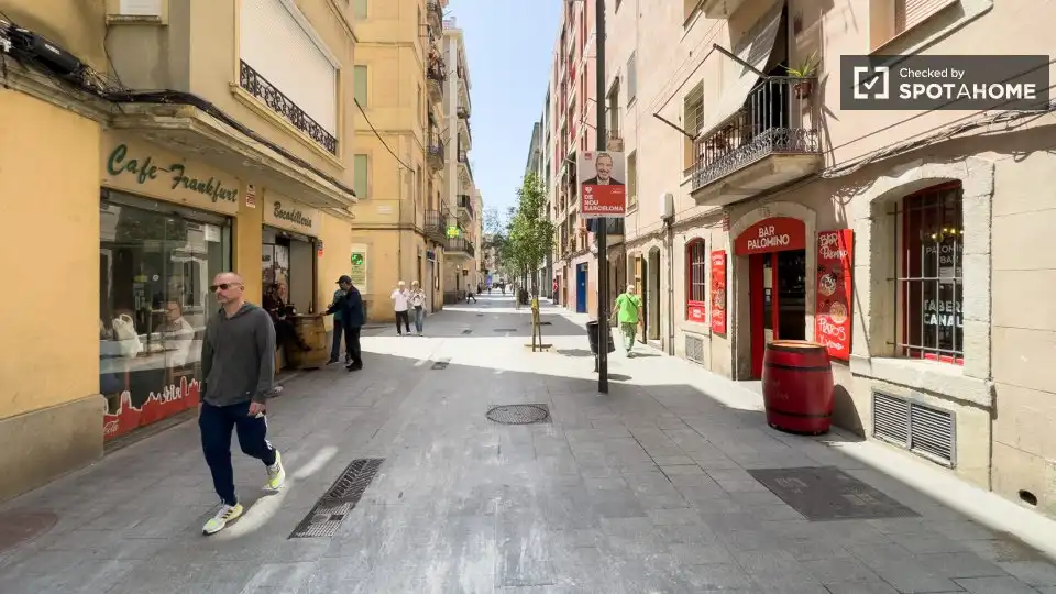 Room in La Barceloneta