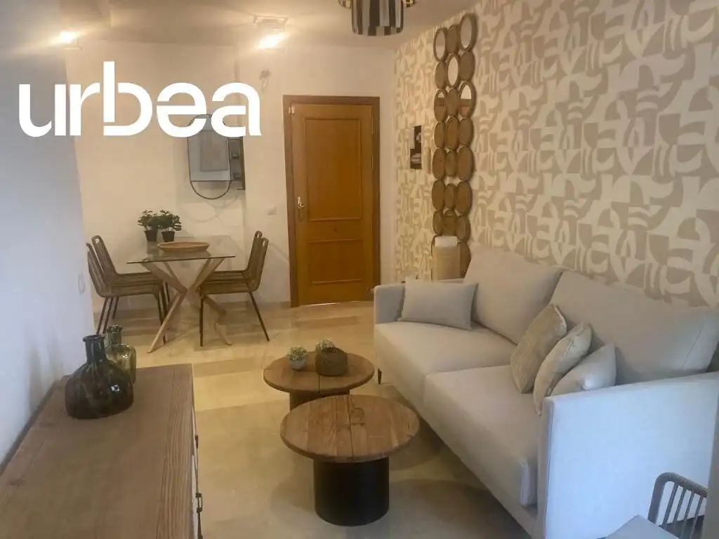 Sala d'estar de Pis en venda en Málaga amb Moblat