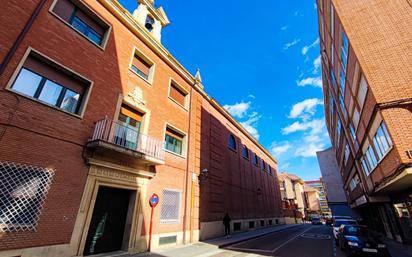 Vista exterior de Pis en venda en Palencia Capital amb Calefacció, Parquet i Terrassa