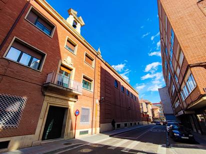 Exterior view of Flat for sale in Palencia Capital  with Heating, Parquet flooring and Terrace