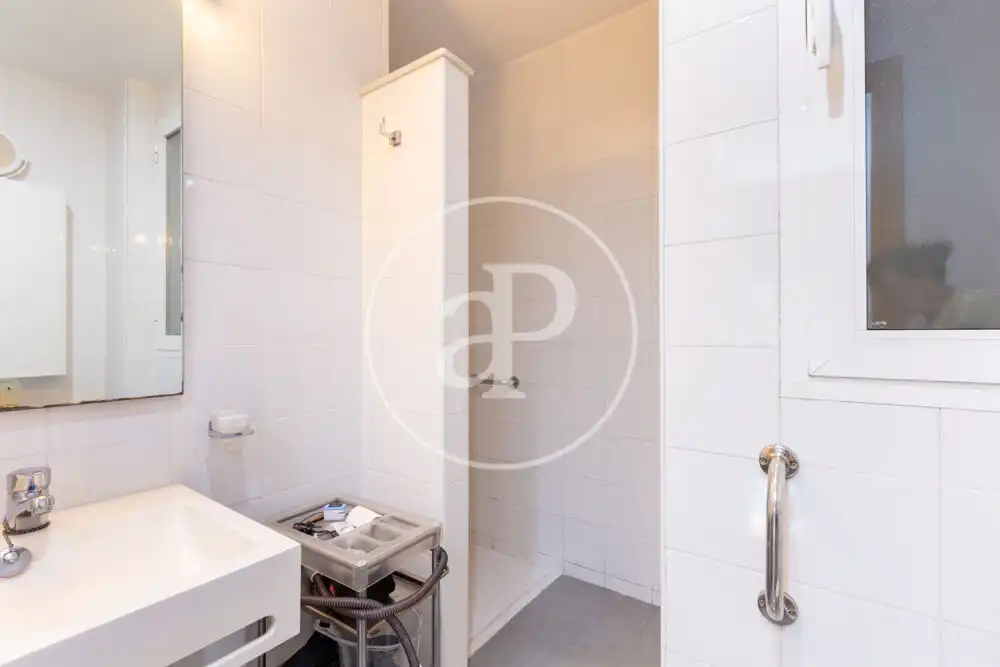 Baño de Piso en venta en Valencia con Aire acondicionado, Calefacción y Balcón