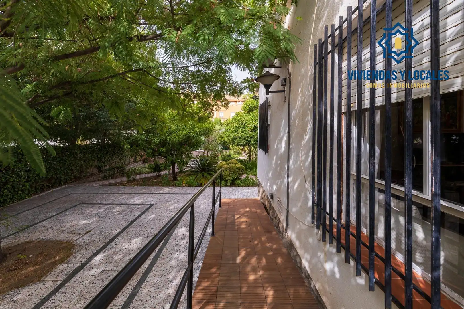 Vista exterior de Casa o chalet en venta en Armilla con Aire acondicionado, Calefacción y Jardín privado