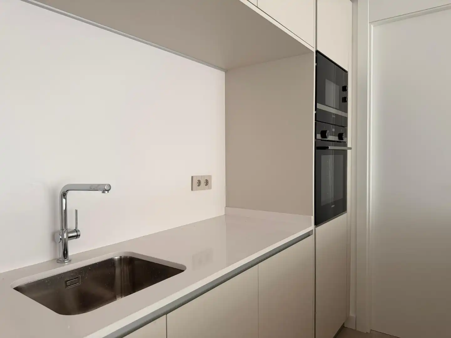 Cocina de Apartamento en venta en Marbella con Aire acondicionado, Calefacción y Jardín privado