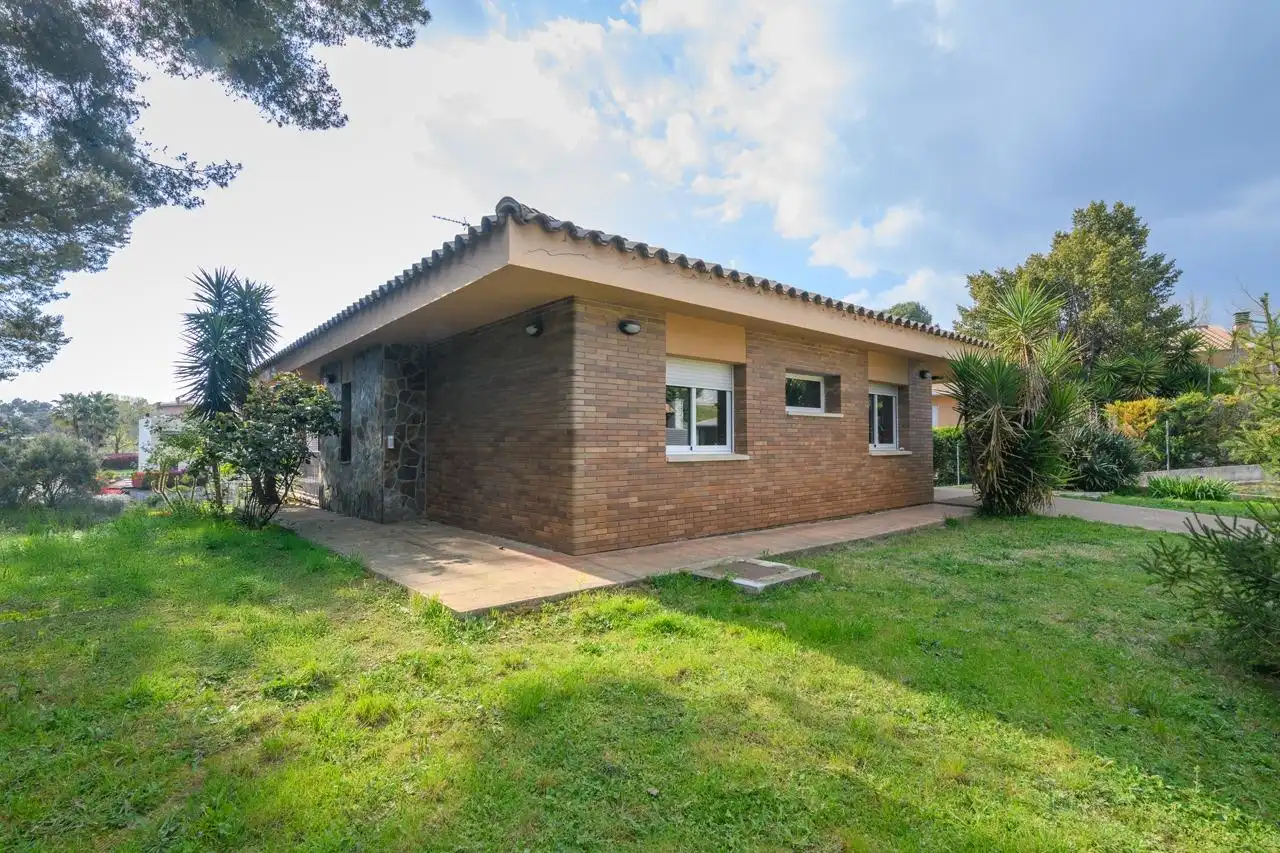Exterior view of Houses for sale in Sabadell  with Air Conditioner, Heating and Terrace