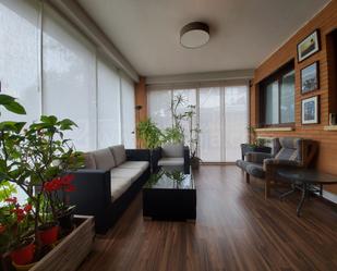 Sala d'estar de Casa o xalet en venda en  Logroño amb Aire condicionat, Terrassa i Piscina