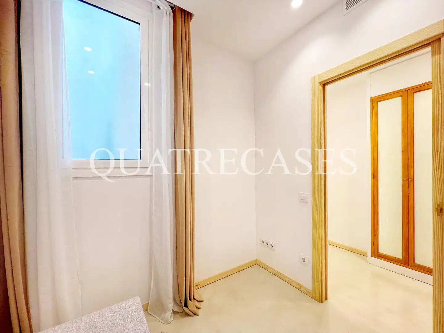 Habitación de Piso en venta en Barcelona con Aire acondicionado, Calefacción y Amueblado