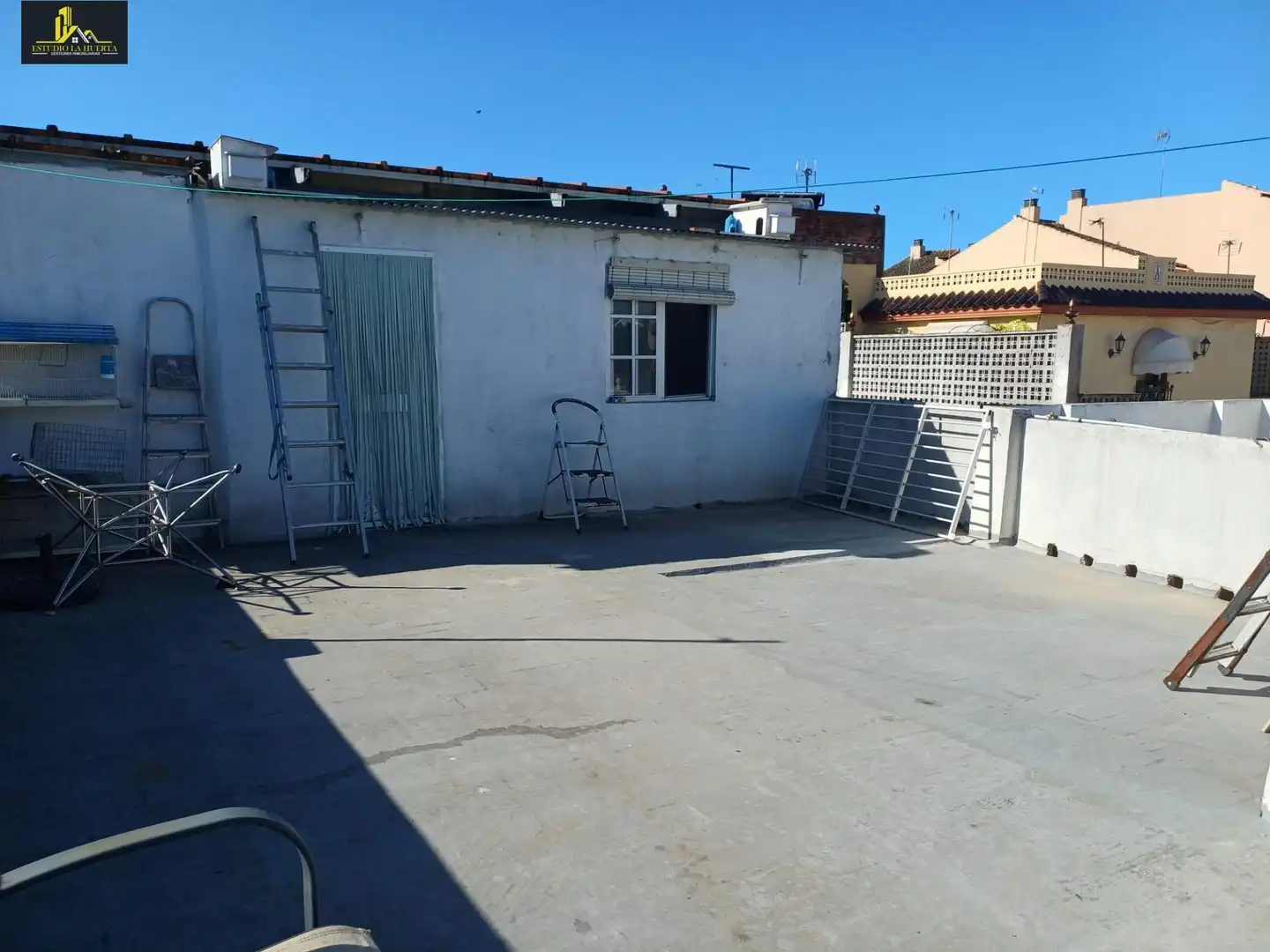Exterior view of Houses for sale in Jerez de la Frontera