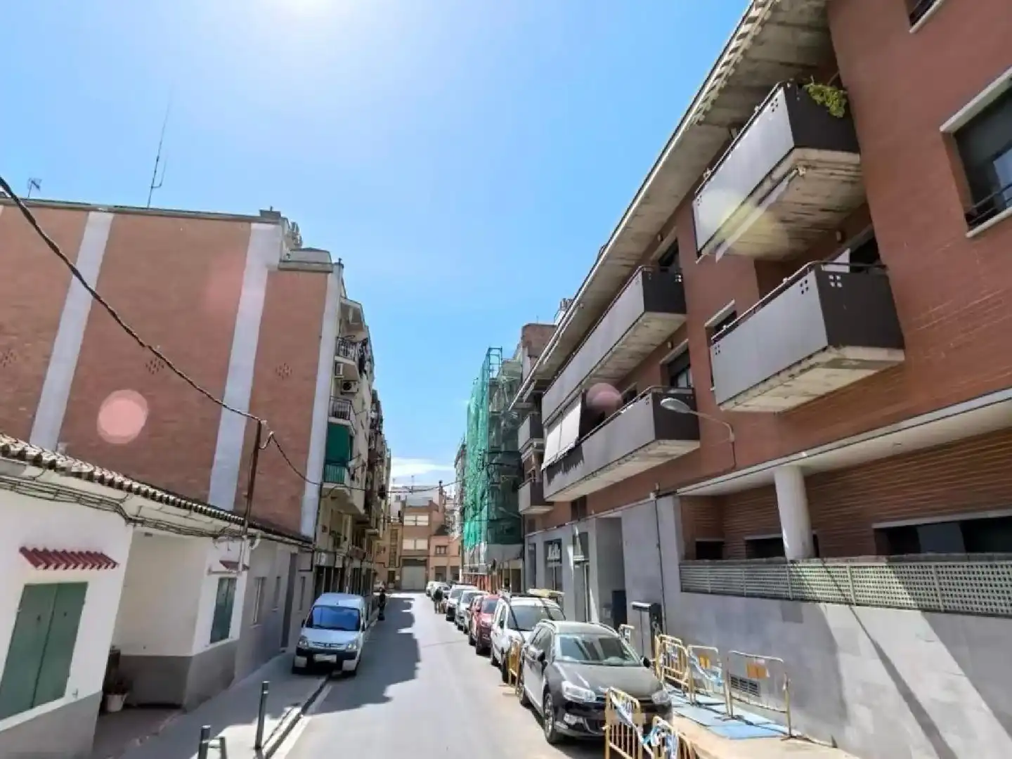 Außenansicht von Wohnung zum Verkauf in Montcada i Reixac mit Terrasse