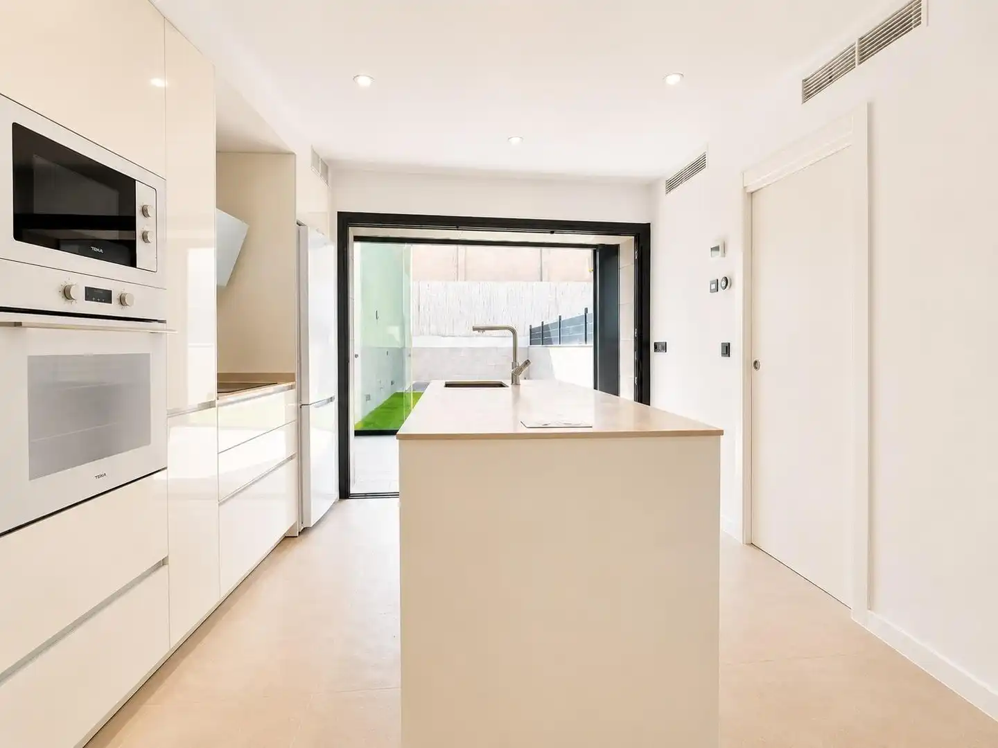 Cocina de Casa adosada en venta en  Palma de Mallorca con Aire acondicionado, Calefacción y Jardín privado