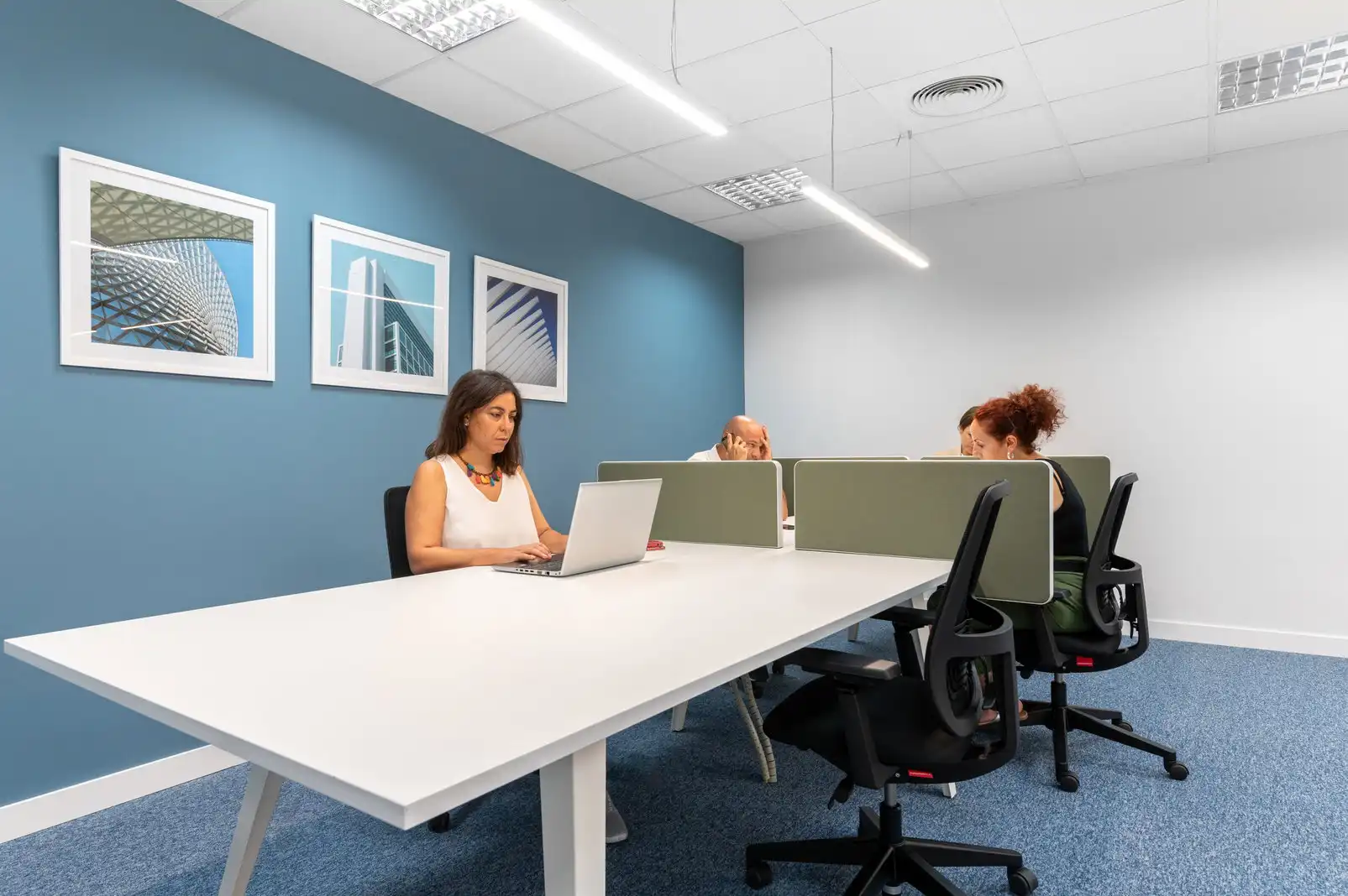 Office space with lift to rent in Calle Berna 1