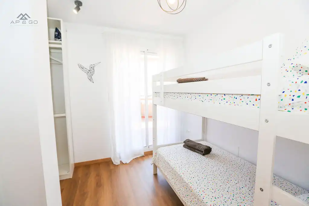 Dormitori de Àtic de lloguer en Almuñécar amb Aire condicionat, Terrassa i Moblat