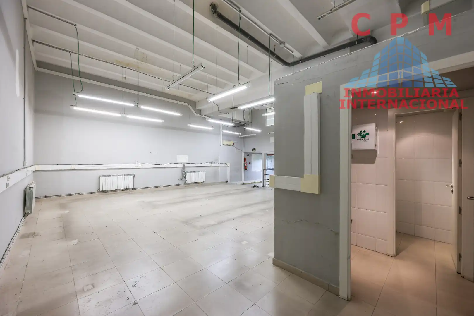Local de lloguer en Madrid amb Parquet, Internet i Alarma