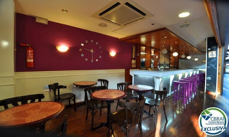 Premises for sale in Figueres  with Air Conditioner