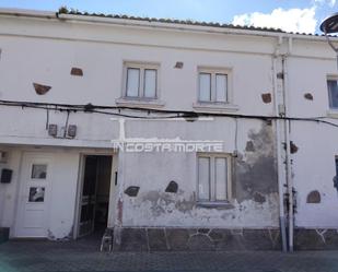 Vista exterior de Casa adosada en venda en Fisterra amb Jardí privat