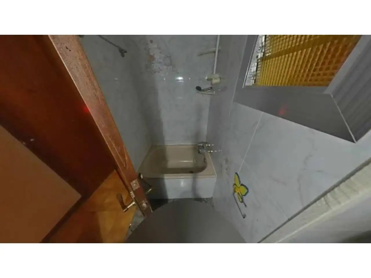 Bathroom of Flat for sale in Santa Coloma de Gramenet